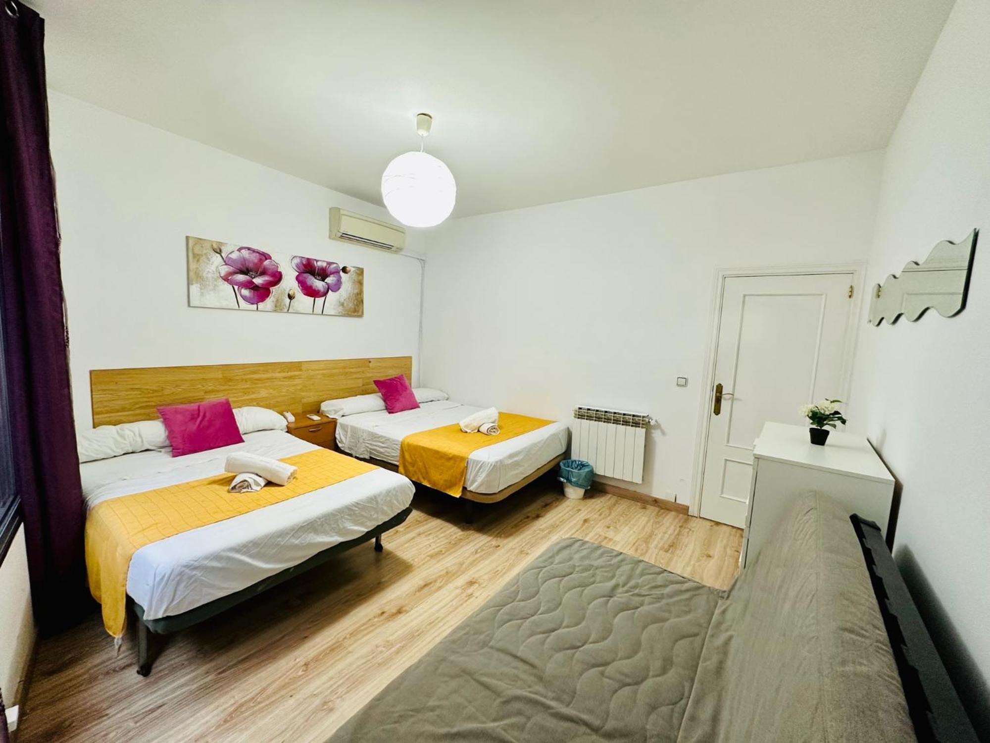 Punta Me Rooms In Madrid Downtown Exterior photo