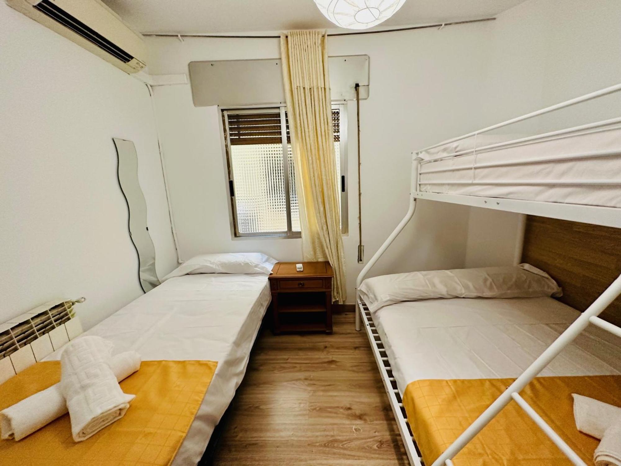 Punta Me Rooms In Madrid Downtown Exterior photo